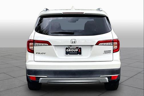 White Diamond Pearl 2019 Honda Pilot Touring 8-Passenger