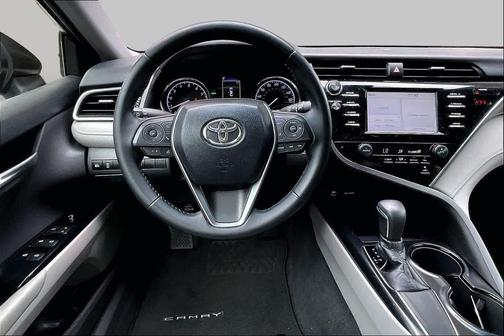 Midnight Black Metallic 2018 Toyota Camry SE