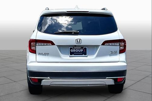 Platinum White Pearl 2021 Honda Pilot AWD Elite