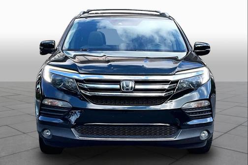 Crystal Black Pearl 2017 Honda Pilot Touring