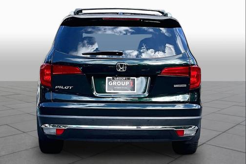 Crystal Black Pearl 2017 Honda Pilot Touring