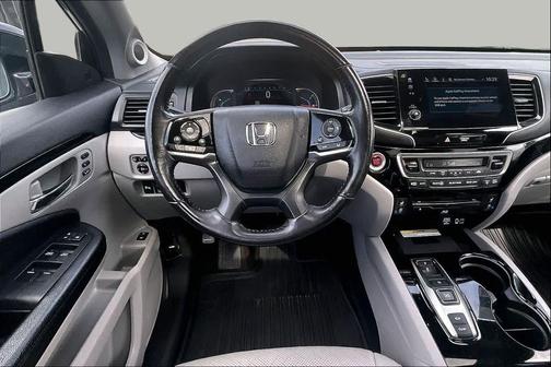 Lunar Silver Metallic 2020 Honda Pilot AWD Elite