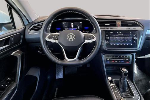 Pure White 2022 Volkswagen Tiguan 2.0T SE 4MOTION