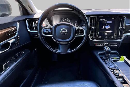 Osmium Grey Metallic 2017 Volvo S90 T5 Momentum