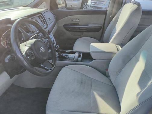 2016 Kia Sedona L