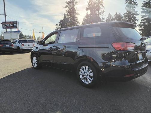 2016 Kia Sedona L