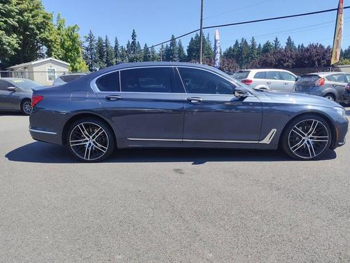 2016 BMW 740 740i 4dr Sedan