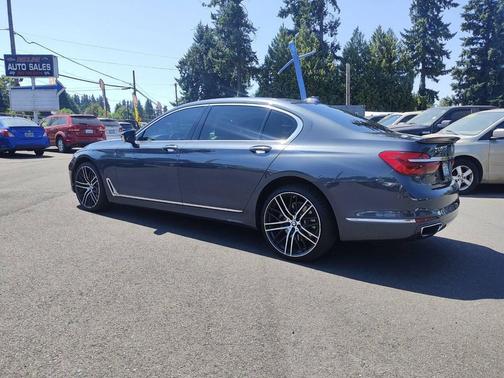 2016 BMW 740 740i 4dr Sedan