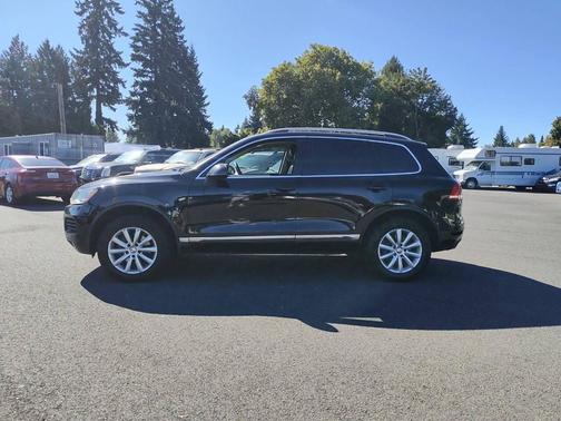 2011 Volkswagen Touareg VR6 Sport