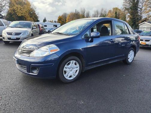 2011 Nissan Versa 1.8 SL