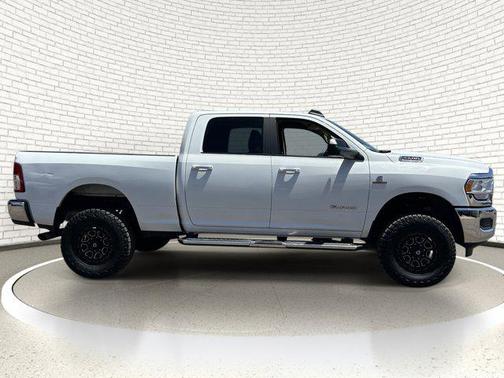 Bright White Clearcoat 2019 RAM 2500 Big Horn Crew Cab 4x4 6'4' Box