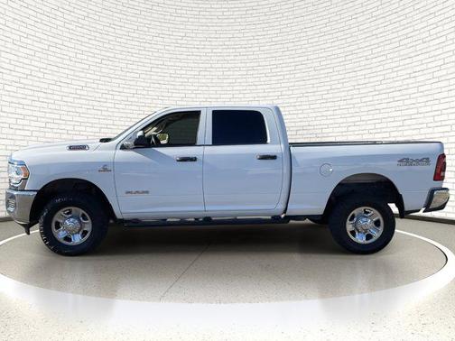 2020 RAM 2500 Tradesman Crew Cab 4X4 6'4' Box