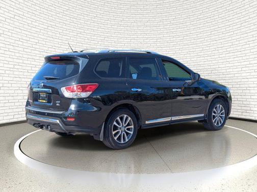 2016 Nissan Pathfinder SL
