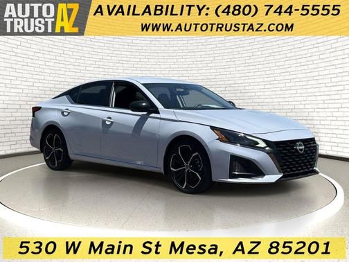 Glacier White 2024 Nissan Altima SR FWD