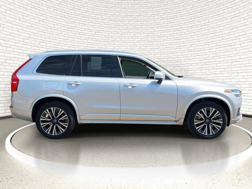 2020 Volvo XC90 T5 Momentum
