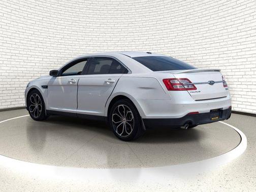 White Platinum Metallic Tri-Coat 2018 Ford Taurus SHO