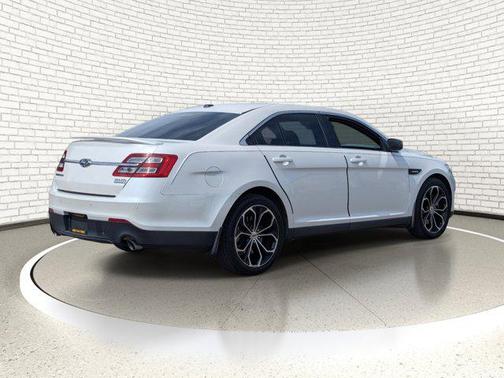 White Platinum Metallic Tri-Coat 2018 Ford Taurus SHO