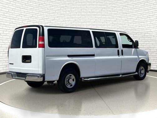 Summit White 2019 Chevrolet Express 3500 LT