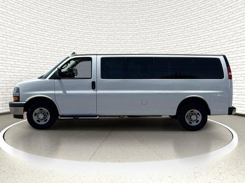 Summit White 2019 Chevrolet Express 3500 LT