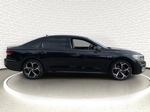 2020 Volkswagen Passat 2.0T R-Line
