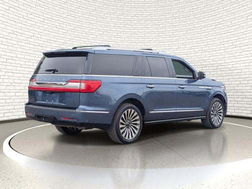 Blue Diamond Metallic 2019 Lincoln Navigator L Reserve