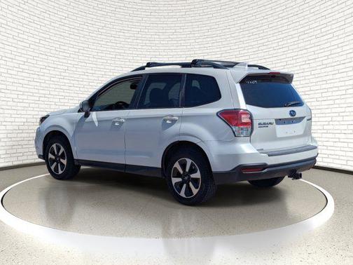 Crystal White Pearl 2018 Subaru Forester 2.5i Premium Black Edition