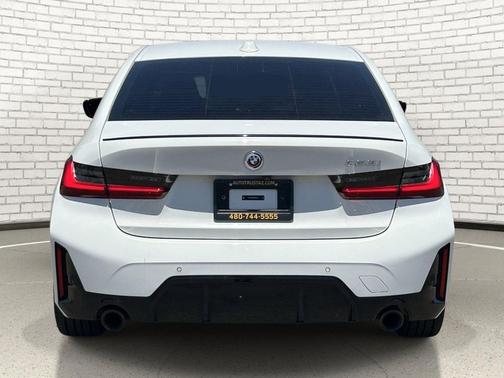 Alpine White 2023 BMW 330 330i