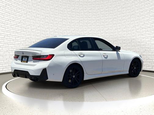 Alpine White 2023 BMW 330 330i