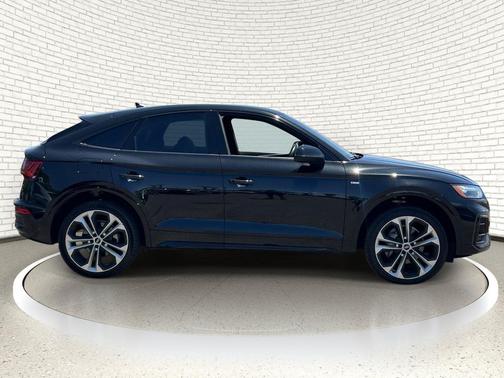 Mythos Black Metallic 2023 Audi Q5 45 S line Prestige