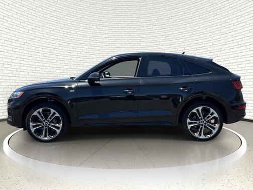 Mythos Black Metallic 2023 Audi Q5 45 S line Prestige