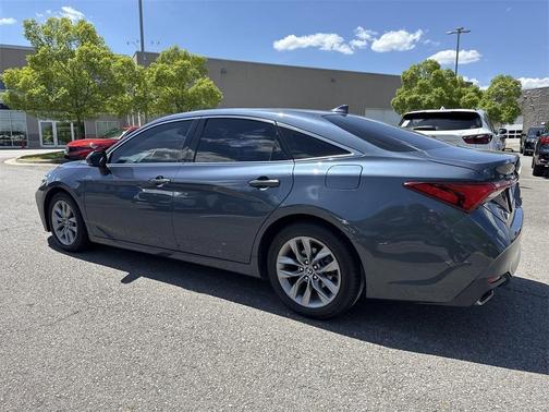 2019 Toyota Avalon XLE