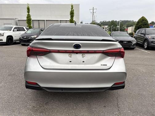 2022 Toyota Avalon Hybrid XSE Nightshade