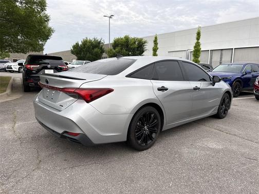 2022 Toyota Avalon Hybrid XSE Nightshade