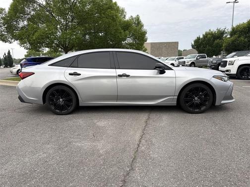 2022 Toyota Avalon Hybrid XSE Nightshade