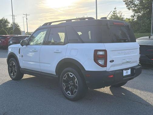 Oxford White 2025 Ford Bronco Sport Outer Banks