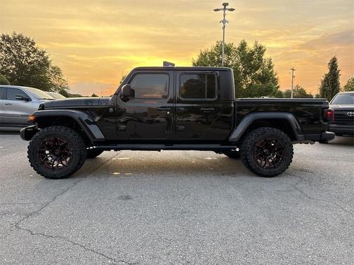 2023 Jeep Gladiator Sport