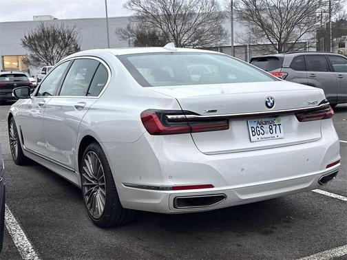 2022 BMW 740 i xDrive