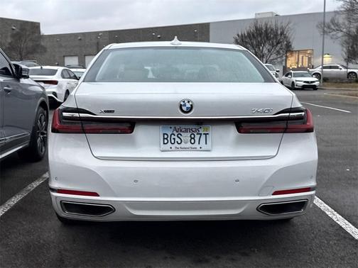 2022 BMW 740 i xDrive