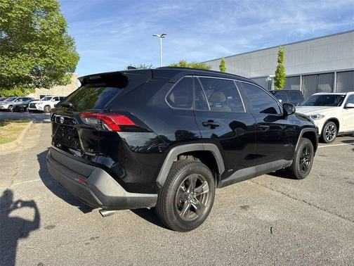 2022 Toyota RAV4 Hybrid LE