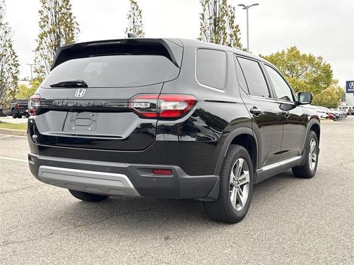 2023 Honda Pilot EX-L 8-Passenger