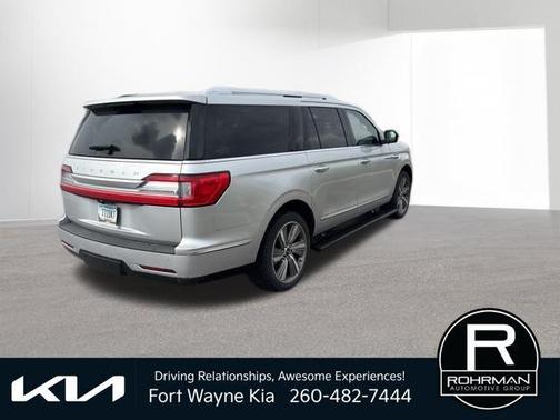 Ingot Silver 2018 Lincoln Navigator L Reserve