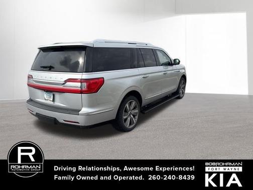 Ingot Silver 2018 Lincoln Navigator L Reserve