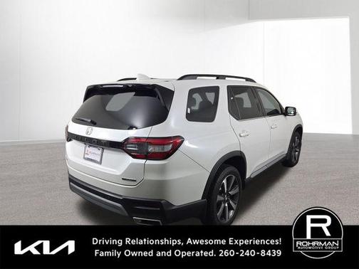 Platinum White Pearl 2023 Honda Pilot Touring