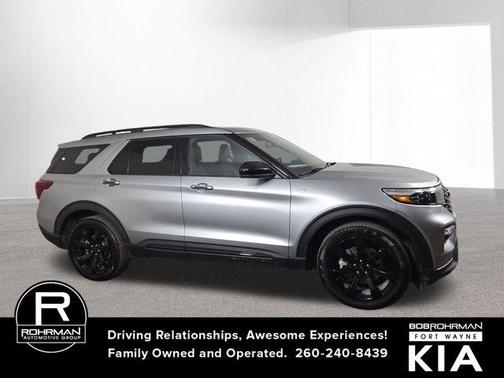 Iconic Silver Metallic 2023 Ford Explorer ST-Line