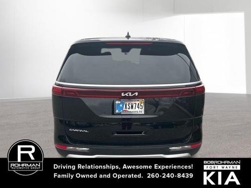 2024 Kia Carnival EX