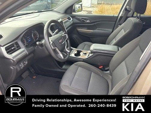 2022 GMC Acadia SLE