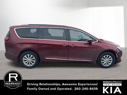 2018 Chrysler Pacifica Touring-L