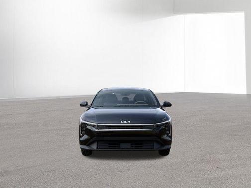 Aurora Black Pearl 2026 Kia K4 LXS