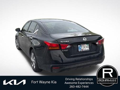 Black 2022 Nissan Altima 2.5 S