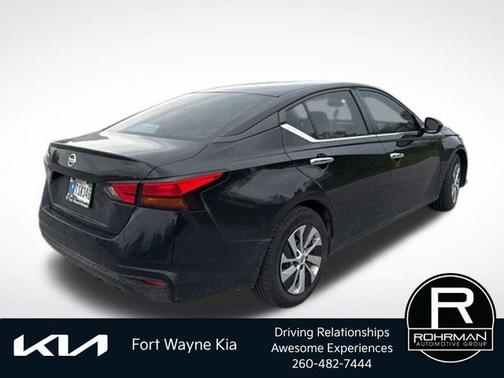 Black 2022 Nissan Altima 2.5 S